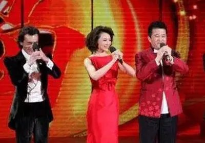 2012年春晚为什么奇怪？