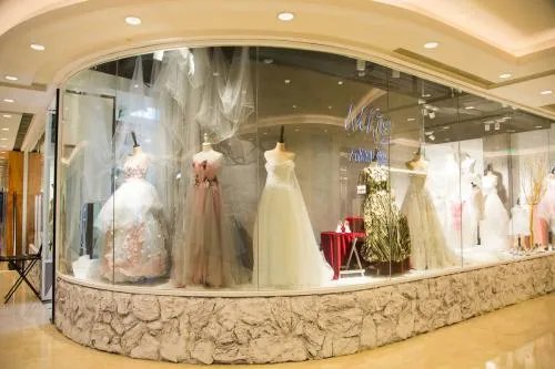 长春婚纱照大概多少钱 拍婚纱照需要自己带化妆品吗