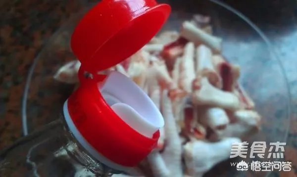 如何制作泡椒凤爪?