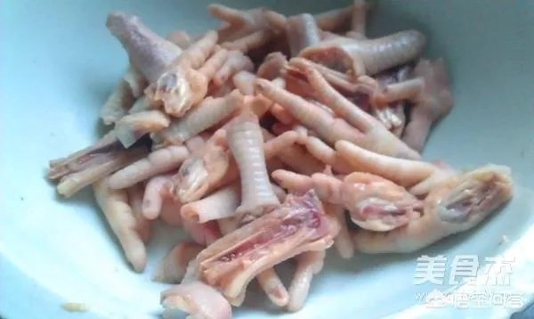 如何制作泡椒凤爪?