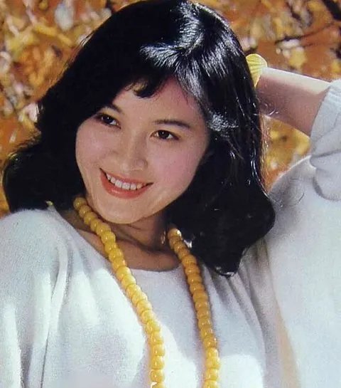 方舒外号“高压线”,追求者无数,意外车祸撞出姐弟恋。后来怎样?