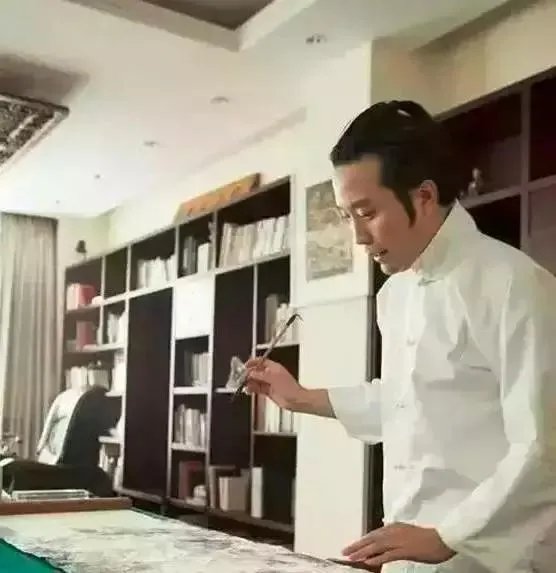 李玉刚中国风豪宅曝光,奇珍异宝多如博物馆,如此奢华却不显土豪