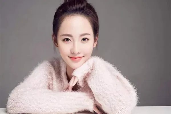 升级当妈颜值依旧在线,张嘉倪私下究竟是如何保养的呢?