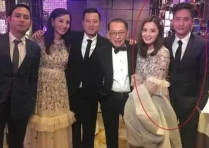 阿sa和男朋友约会被拍,是否好事将近?