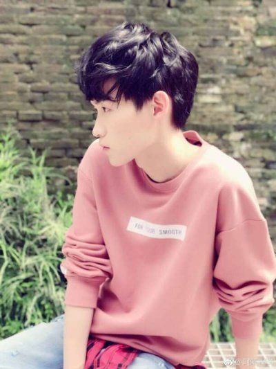男生怎么穿才能把粉色穿的好看?