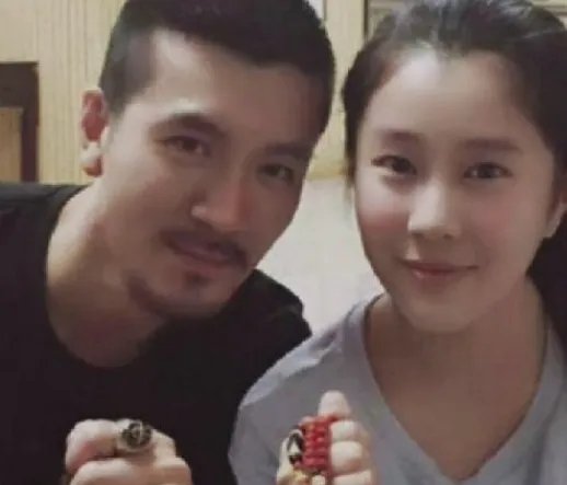 杨子罕见晒女儿近照,19岁杨海润从小美到大,是不是像黄圣依呢?
