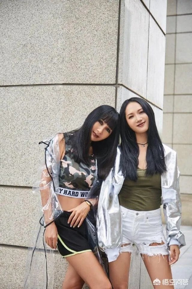 听说60后的张咪依然打扮得很年轻,她有哪些穿搭秘诀?