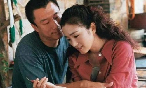黄志忠与柯蓝恋爱九年之久,柯蓝揭穿黄志忠丑恶嘴脸,为何从不提结婚二字?