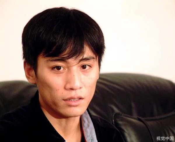 刘烨和安娜的结婚典礼上为什么刘烨没有邀请女同学?