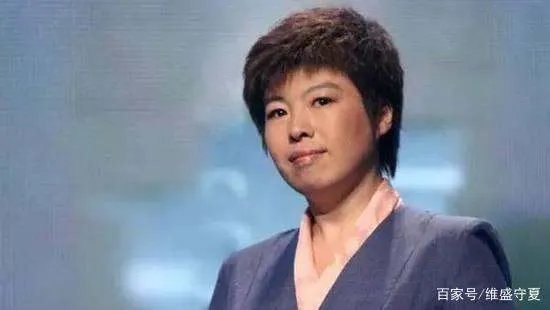 当年被北大学生轰下台的于丹:在跌落神坛的日子里,丈夫怎样做了?
