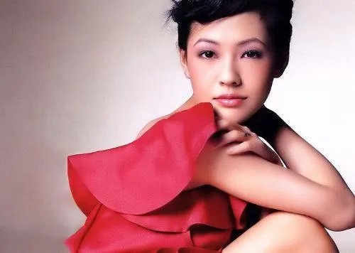 小s被家暴，爱妹如子的大s为什么不干涉呢？