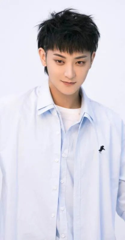 黄子韬与戳爷互动,他们两个是怎么认识的?