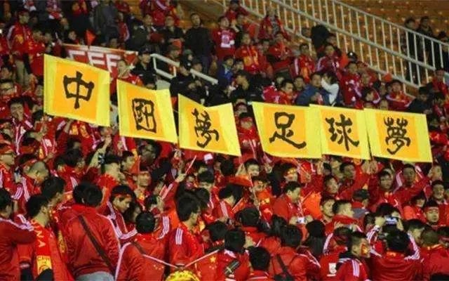 国足招入多名归化前锋,武磊还能竞争首发位置吗?