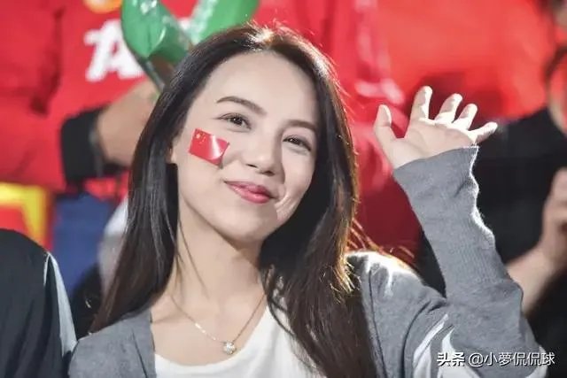 东亚杯国足1-2不敌日本的比赛中,央视直播中途黑屏,发生了什么?