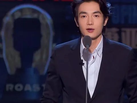 萧亚轩和她小男友黄皓之间存在哪些差距?