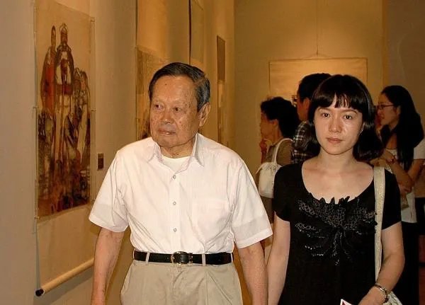 杨振宁获“求是终身成就奖”,这个奖在国际上的地位如何?
