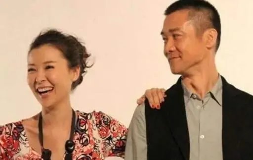 黄志忠与柯蓝恋爱九年之久,柯蓝揭穿黄志忠丑恶嘴脸,为何从不提结婚二字?