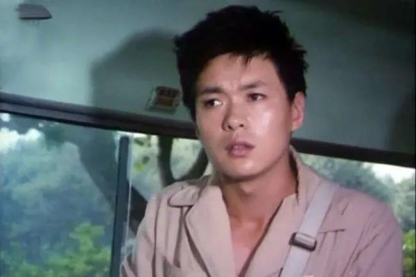 迟志强夫妇近照曝光,曾是影坛新星的迟志强后来发生了什么?