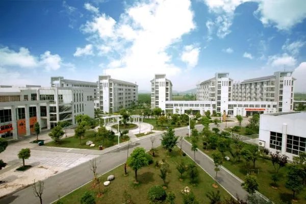 浙江省吴兴高级中学的学校简介