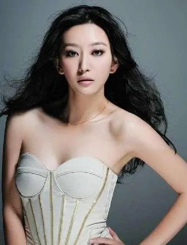 如何看唐一菲微博发红包?