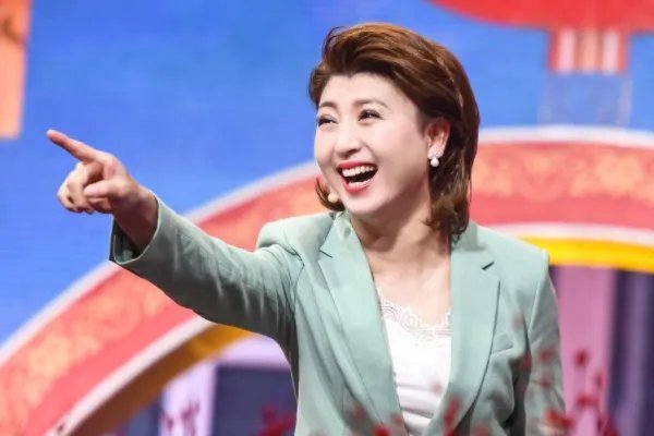 闫学晶被指又离婚,她现任老公是谁?